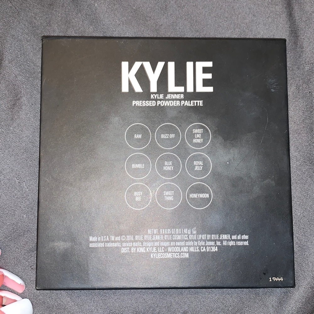 Kylie Jenner pallete Kylie cosmetics.com